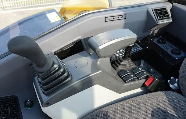 Sany 35u Excavateur à rampe 4855mm Hauteur maximale de creusement et poids de fonctionnement de 5,8 tonnes