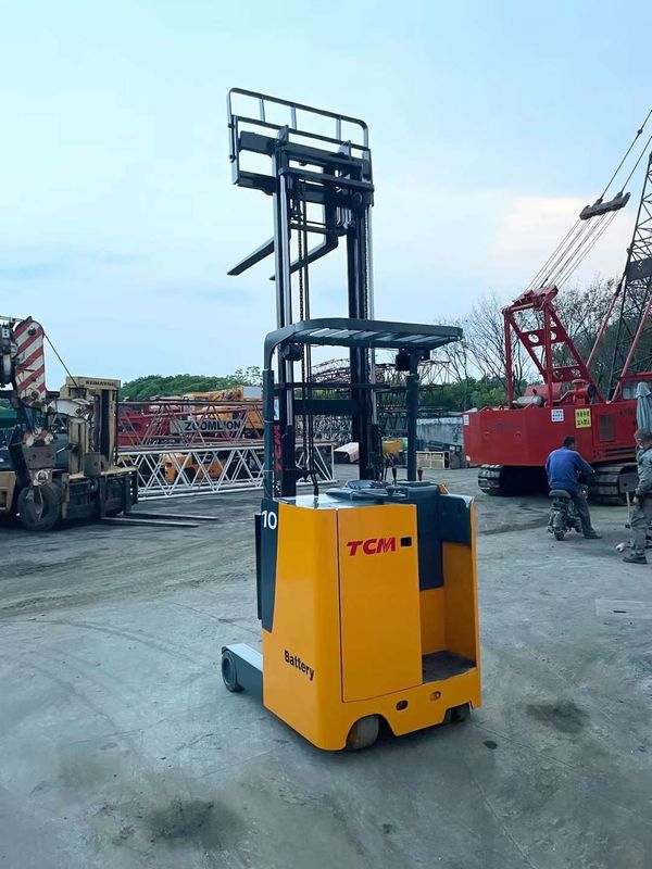 Distance de centre de charge de 500 mm 1,5 tonne chariot élévateur pour une manipulation fluide et sûre des matériaux