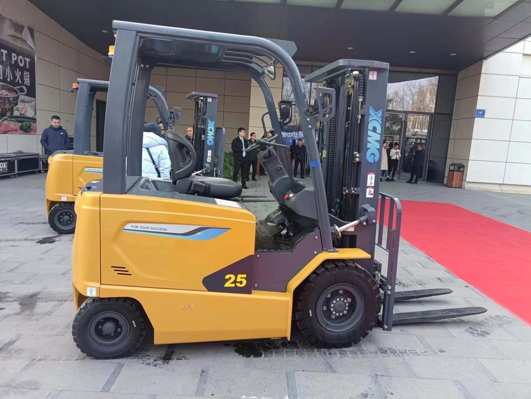 1070MM Longueur de la fourchette 3 tonnes de chariot élévateur diesel entièrement électrique pour le transport de matériaux en entrepôt