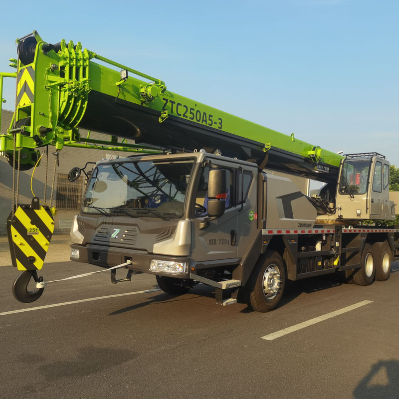 Équipement de levage pour camions-granes de 25 tonnes utilisés et capacité de levage de 25000 kg