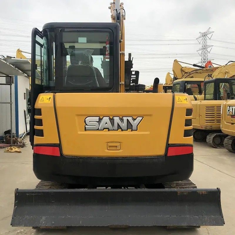 Excavateur Sany SY55C Pro avec moteur original et 5780 kg de poids de la machine