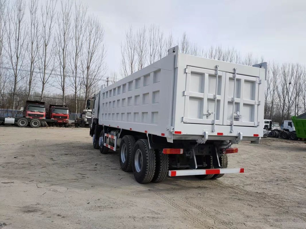 Euro 3 SINO Camion à 12 roues LHD 50 tonnes d'occasion 8x4 Camion d'occasion HOWO