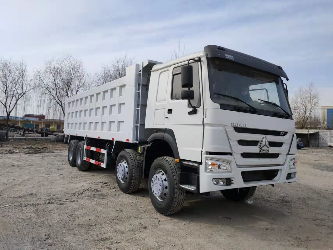 Euro 3 SINO Camion à 12 roues LHD 50 tonnes d'occasion 8x4 Camion d'occasion HOWO