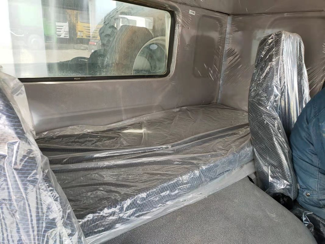 Euro 3 SINO Camion à 12 roues LHD 50 tonnes d'occasion 8x4 Camion d'occasion HOWO