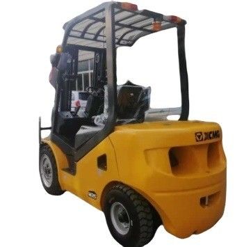 2.5 tonnes 3 tonnes chariot élévateur diesel avec une largeur totale de 1225 mm et un rayon de virage de 2400 mm