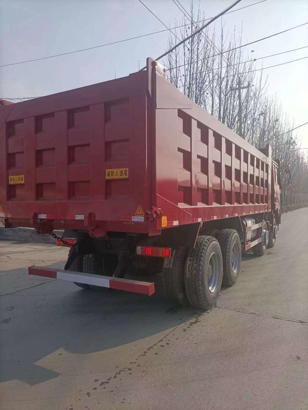 Shacman F3000 8x4 camion à bascule avec réservoir de chargement Dimensions de 7600 X 2300 X 1500 mm