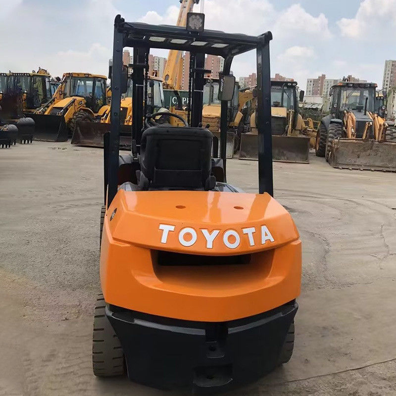 3 tonnes de chariot élévateur Toyota à deux étages et 24V