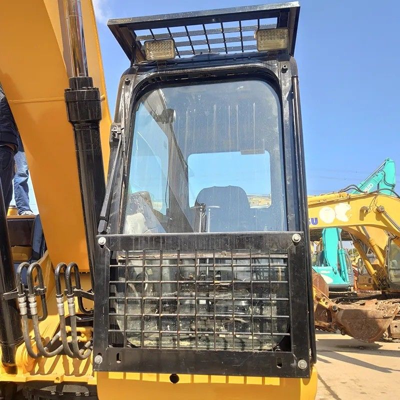 Produit chaud dans la deuxième main Komatsu PC200 Excavator avec 3.1/4.2/5.5km/h vitesse de marche