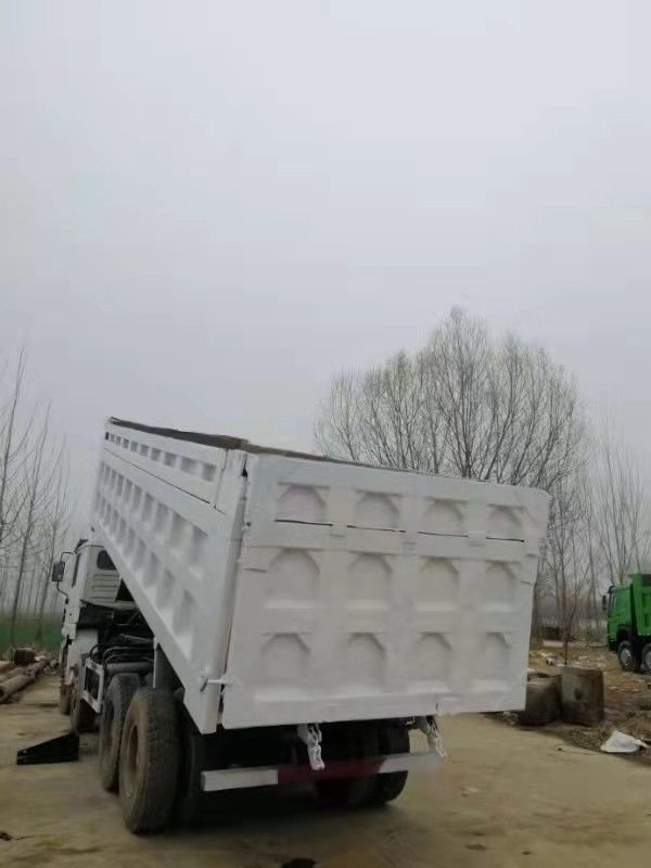 39000kg Poids de freinage Shacman F3000 8x4 camion à bascule camion de décharge 6,2-8m Longueur du réservoir de chargement