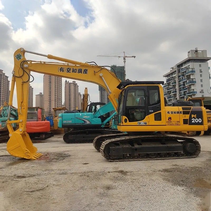 Excavateur Komatsu PC200-8 d'occasion en couleur originale avec cylindre hydraulique Autres