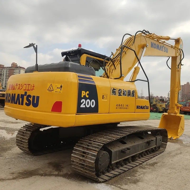 Excavateur Komatsu PC200-8 d'occasion en couleur originale avec cylindre hydraulique Autres