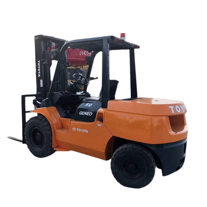 Camion élévateur diesel d'occasion de 5 tonnes à transmission automatique à quatre roues motrices et largeur de fourche 125