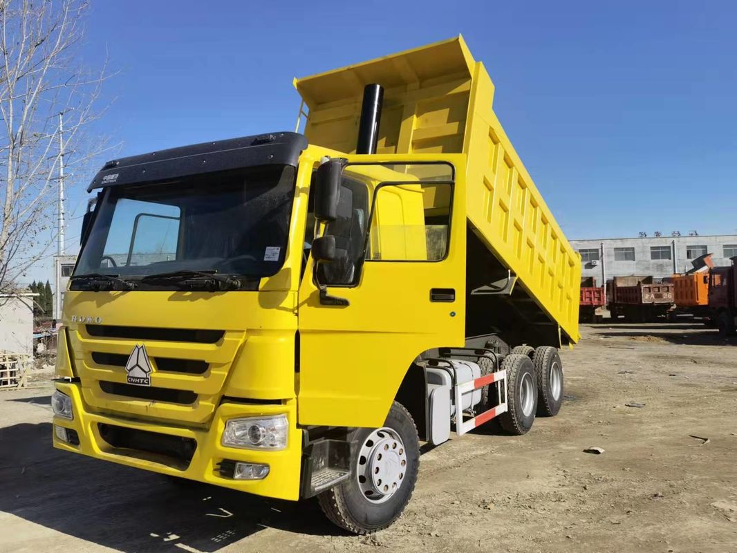 Utilisés Howo 6x4 camion à bascule camion à décharge Euro 2 émission standard réservoir de chargement longueur ≥ 8m
