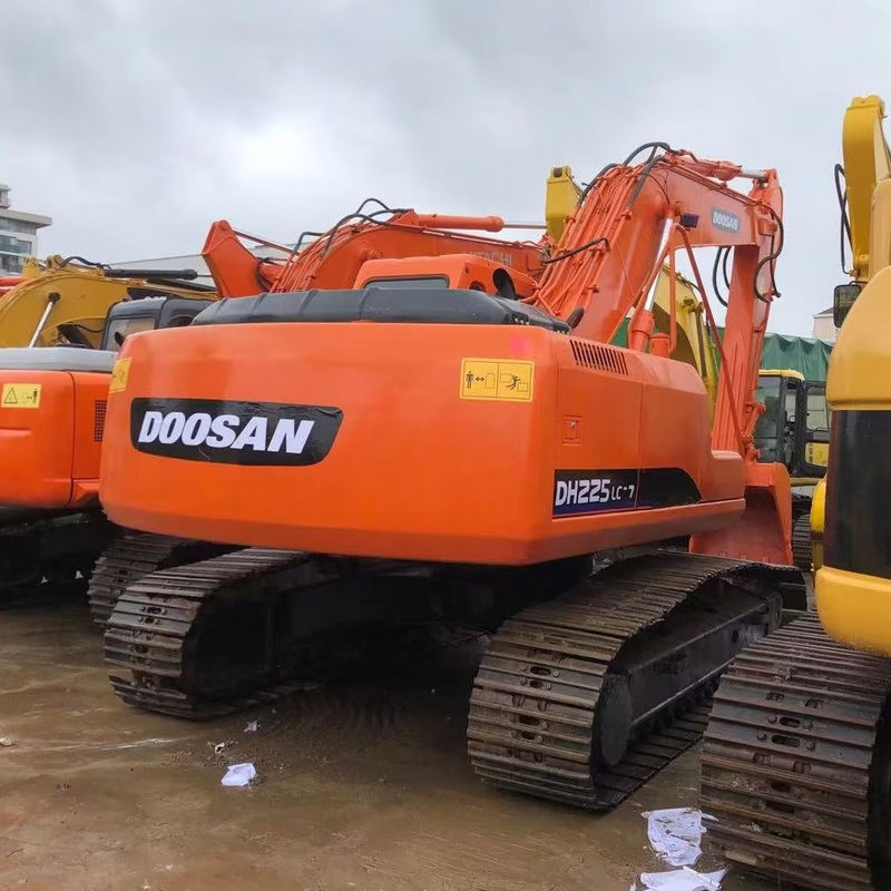 22500 kg de poids de travail utilisée Excavatrice Doosan 225 avec 2001-4000 heures de travail