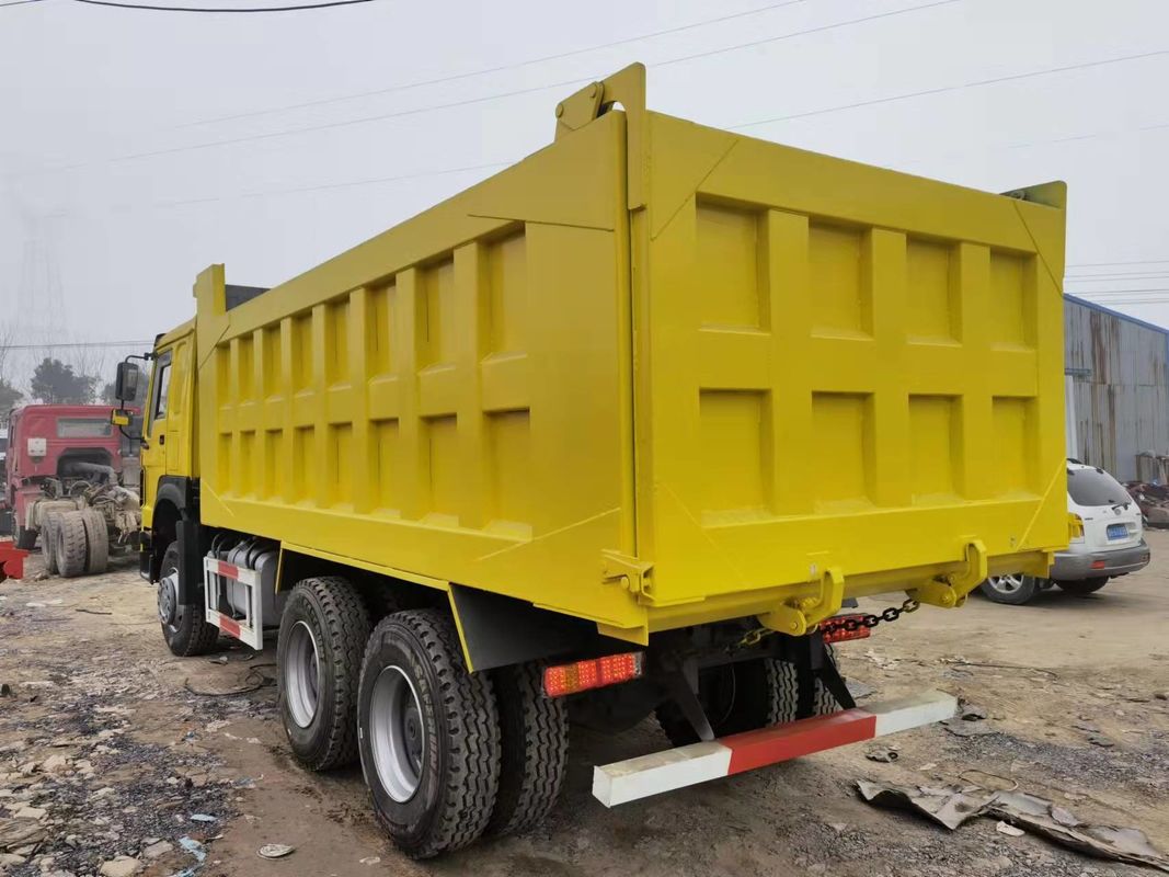 Utilisés Howo 6x4 camion à bascule camion à décharge Euro 2 émission standard réservoir de chargement longueur ≥ 8m