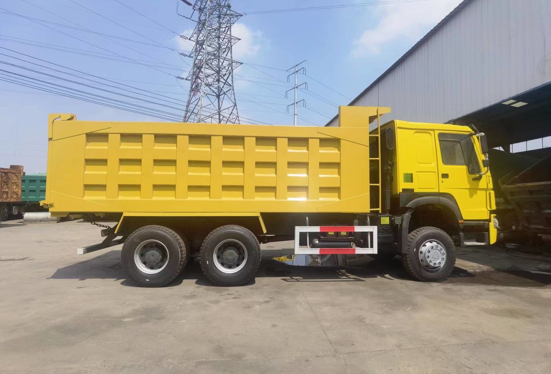 8x4 Sinotruck Howo camions à décharge réaménagés camions à décharge avec une capacité de charge de 31-40T
