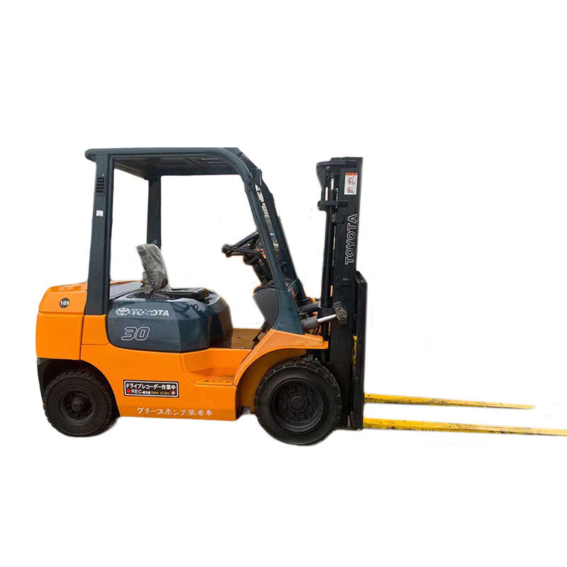 Moteur japonais Hydraulique Diesel Toyota 3 Tonnes Chauffre-forcettes d'occasion pour les opérations de charge lourde
