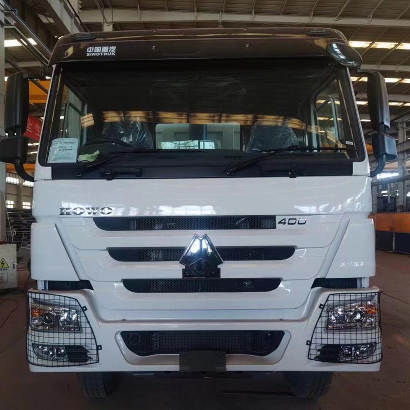 Howo 8x4 LHD Dump Tipper Truck avec couple maximal 500-1000Nm et capacité du moteur 6-8L