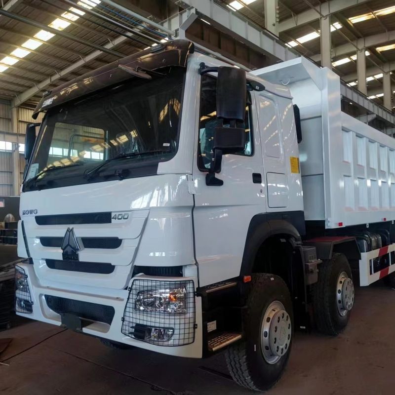 Howo 8x4 LHD Dump Tipper Truck avec couple maximal 500-1000Nm et capacité du moteur 6-8L