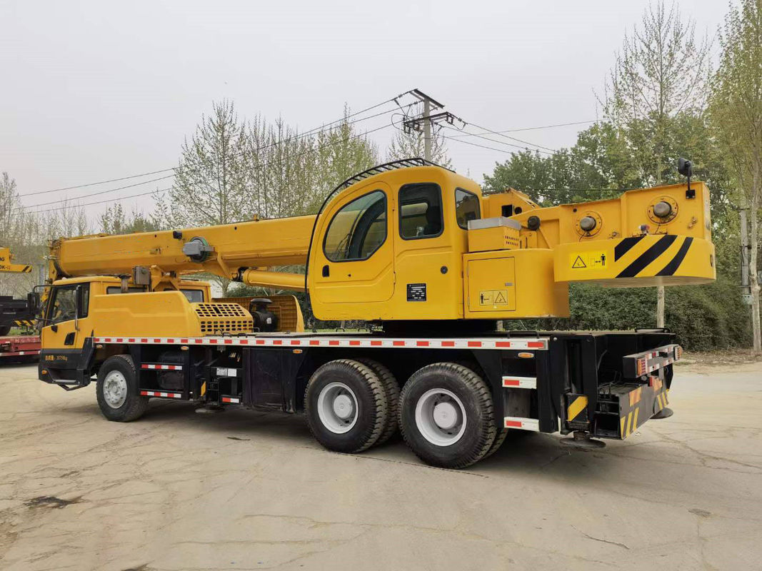 Max. Charge de levage 70 tonnes Grue de camion d'occasion en bon état et 2001-4000 heures de travail