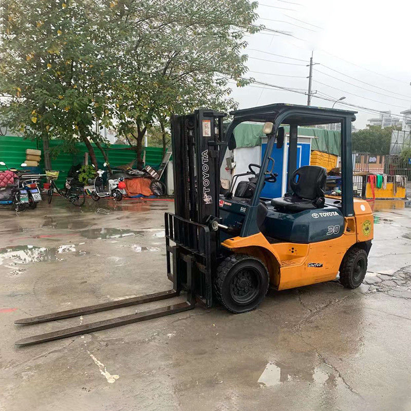 3 tonnes de chariot élévateur d'occasion avec moteur diesel et moteur de côté du Japon en bon état