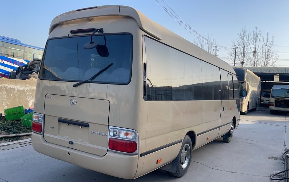 Bus de luxe de 30 places Toyo Ta Coaster avec une puissance maximale de 113/5200kw et des émissions EURO 3