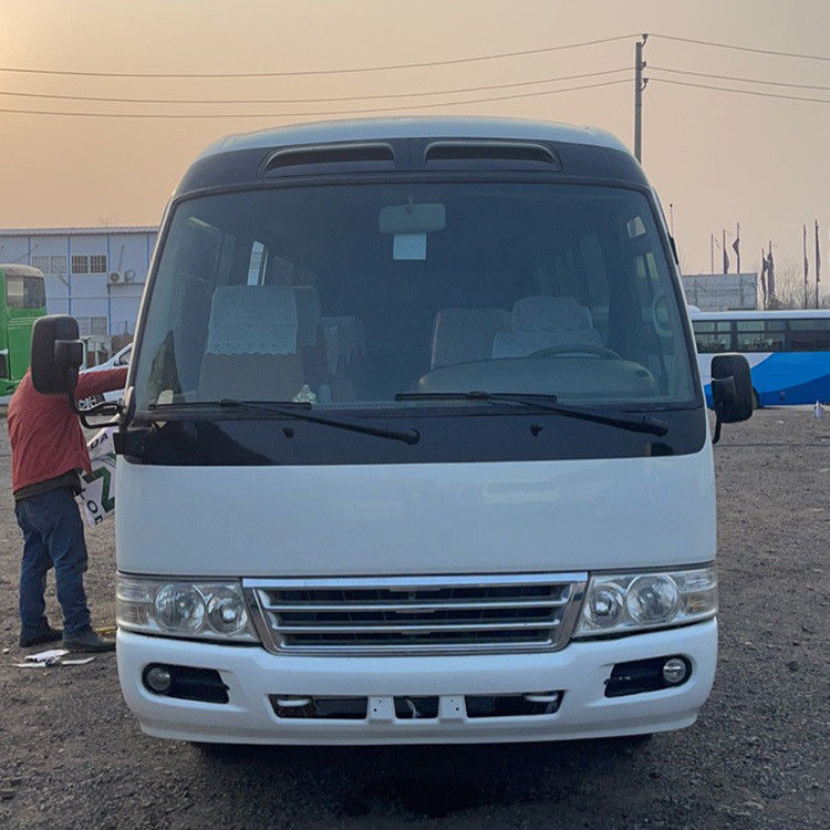 Design couleur Diesel Toyota 30 sièges Coaster Bus pour les besoins des transports en commun