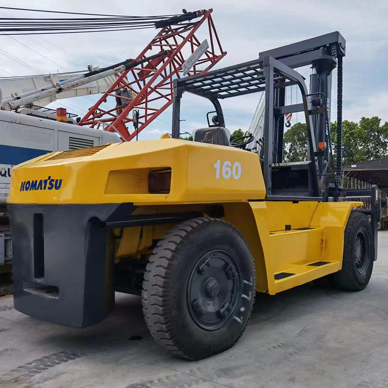 Fermes 16 tonnes de chariot élévateur Komatsu avec hauteur de levage de 4 m et largeur de la fourchette de 150 m