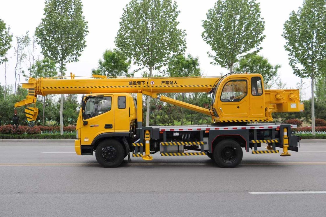 Construction d'une grue mobile de 12 à 15 tonnes avec une puissance de 160 chevaux et un empattement de 4200 mm
