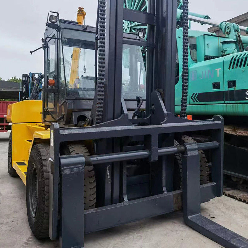 Fermes 16 tonnes de chariot élévateur Komatsu avec hauteur de levage de 4 m et largeur de la fourchette de 150 m