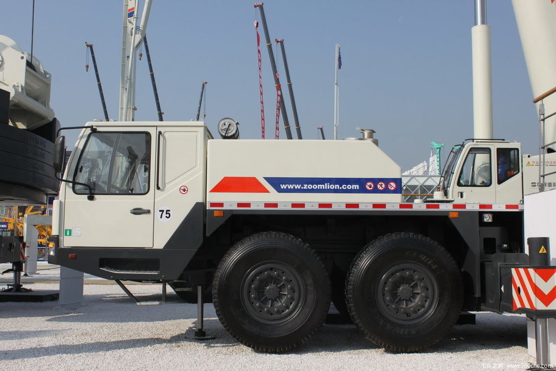 80 tonnes machine de grue utilisée Zoomlion Grue camion x3000 Équipement de levage pour le marché des Emirats Arabes Unis