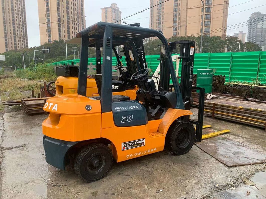 Boutiques de matériaux de construction Toyota Diesel 3 tonnes 7F chariot élévateur à fourche avec changement latéral 3450 KG