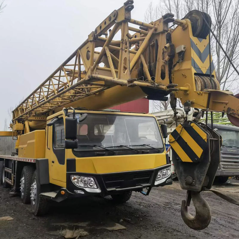50 tonnes de grues de camions d'occasion avec pièces de soupape hydraulique et pompe de marques