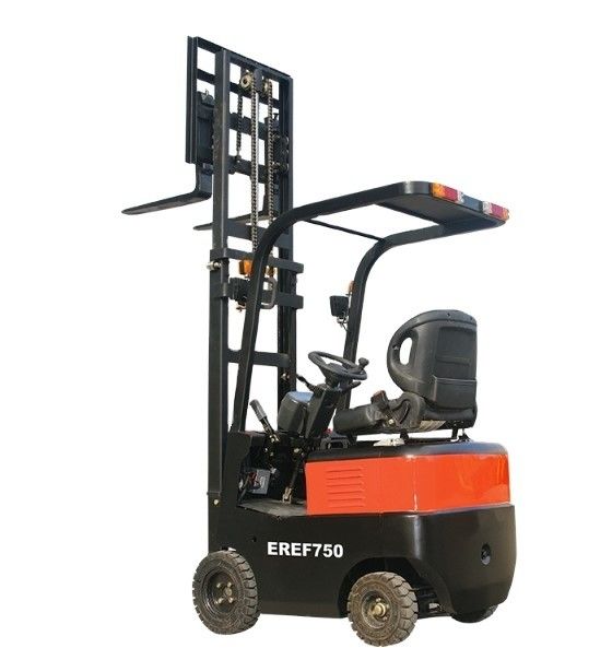 3 tonnes de chariot élévateur à essence en excellent état et de dimensions globales 2675 * 1225 * 2105 mm