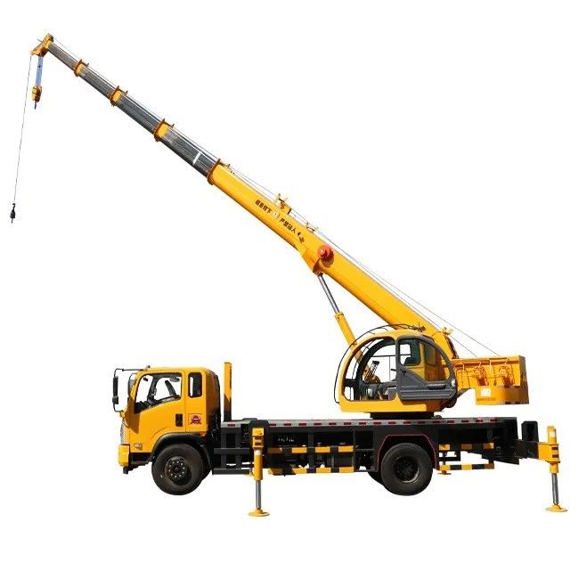 Machine de levage de grues de camions d'occasion avec moteur CHANGCHAI et 2001-4000 heures de travail