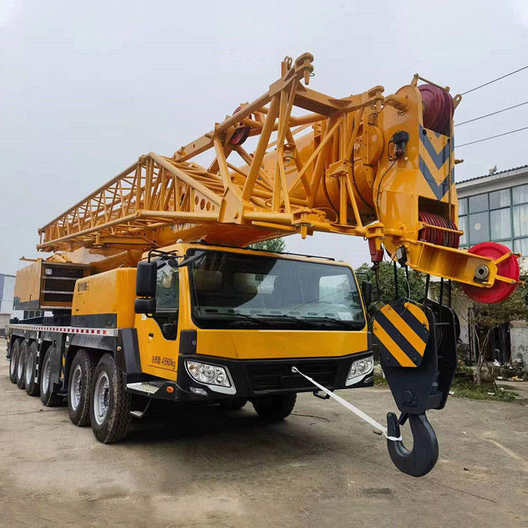 Crane de camions de 100 tonnes QY100 Crane à bras télescopique pour des performances et une durabilité