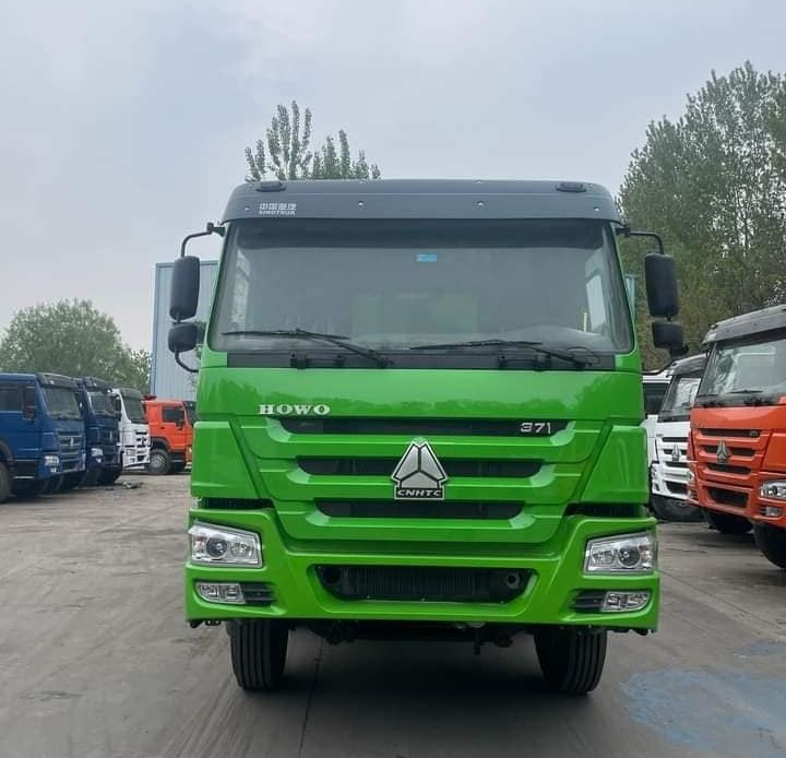 371 chevaux/336 chevaux/420 chevaux Used Howo Dump Truck 8x4 Truck à bascule avec transmission manuelle