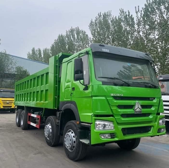 371 chevaux/336 chevaux/420 chevaux Used Howo Dump Truck 8x4 Truck à bascule avec transmission manuelle