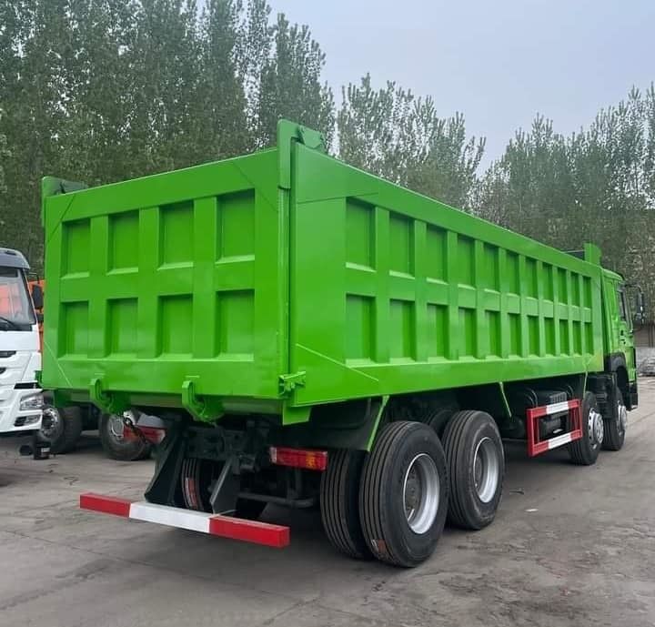 371 chevaux/336 chevaux/420 chevaux Used Howo Dump Truck 8x4 Truck à bascule avec transmission manuelle