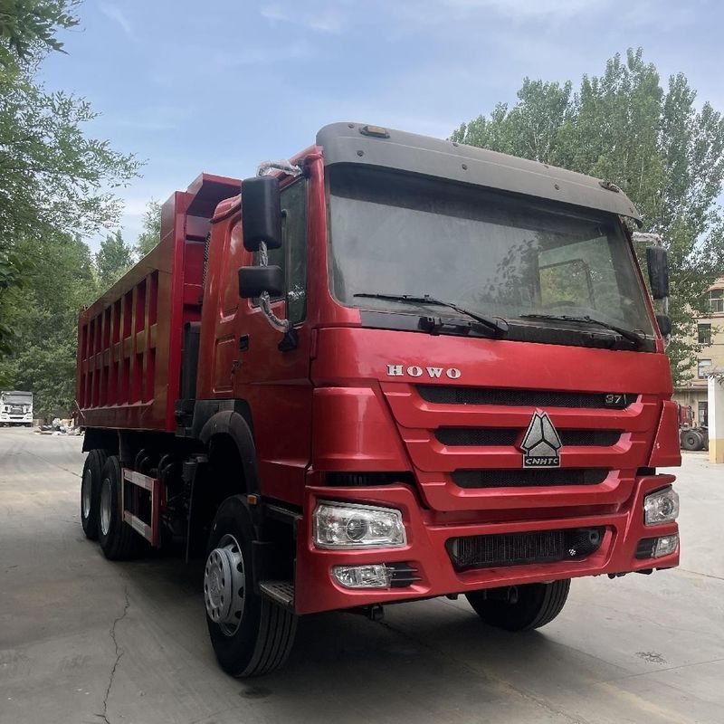 10 Numéro de virage vers l'avant Sinotruk HOWO 371HP Camions à ordures d'occasion 6X4 pour la mine de construction