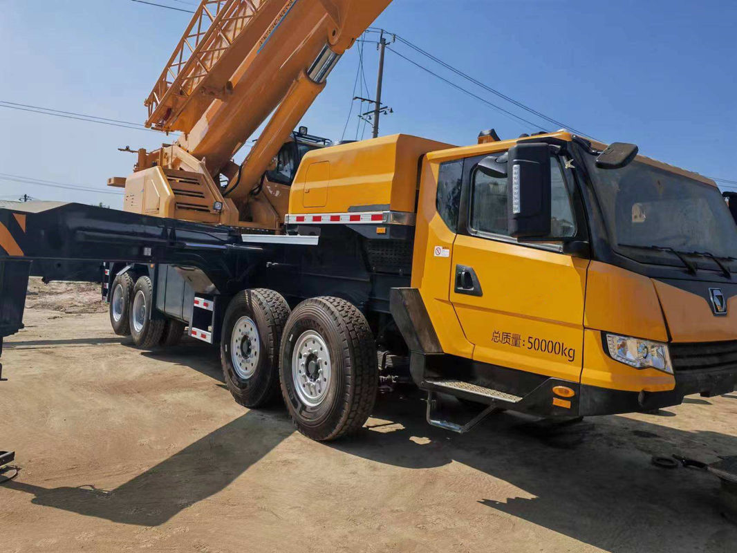 Crane de 130 tonnes XCT130 Téléscopique Cran d'araignée Camion de couleur originale Heures de travail 2001-4000