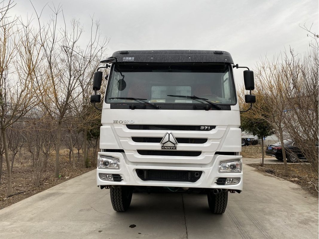 Système multimédia Aucun Sinotruk HOWO 371HP camions de décharge d'occasion 8*4 pour la mine de construction