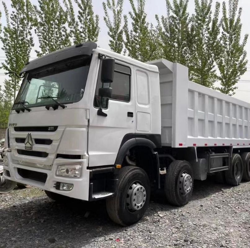 Système multimédia Aucun Sinotruk HOWO 371HP camions de décharge d'occasion 8*4 pour la mine de construction