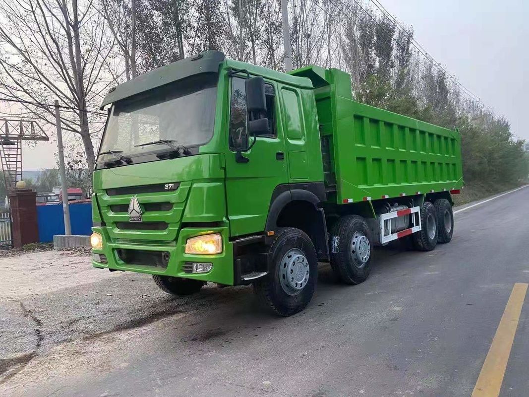 Système multimédia Aucun Sinotruk HOWO 371HP camions de décharge d'occasion 8*4 pour la mine de construction