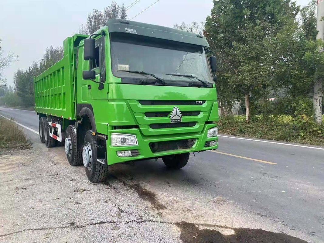 Camion à décharge d'occasion 371 ch 35 tonnes 8*4 Camion à bascule pour la construction lourde SINOTRUK châssis