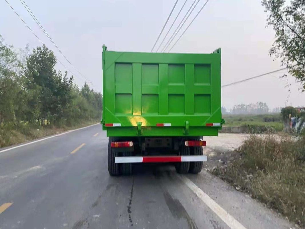 Camion à décharge d'occasion 371 ch 35 tonnes 8*4 Camion à bascule pour la construction lourde SINOTRUK châssis
