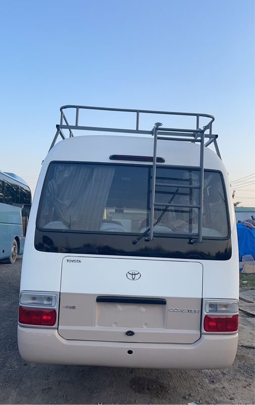 Toyota Coaster Bus de luxe à la main gauche diesel type de carburant Puissance maximale 113/5200 kW
