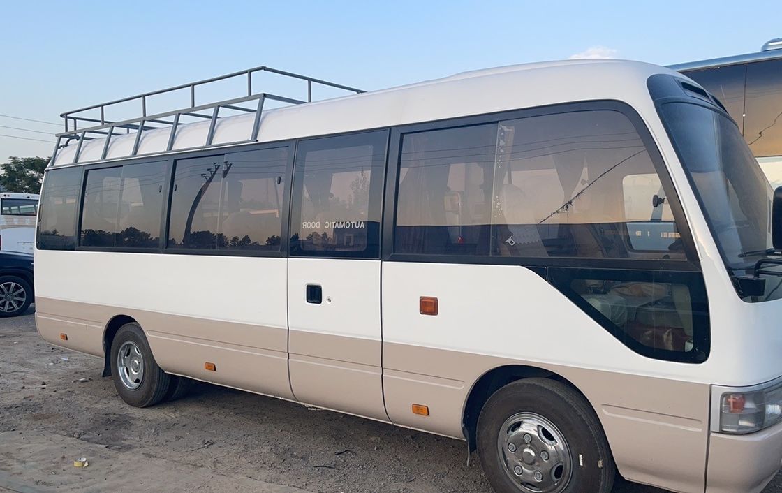 Toyota Coaster Bus de luxe à la main gauche diesel type de carburant Puissance maximale 113/5200 kW