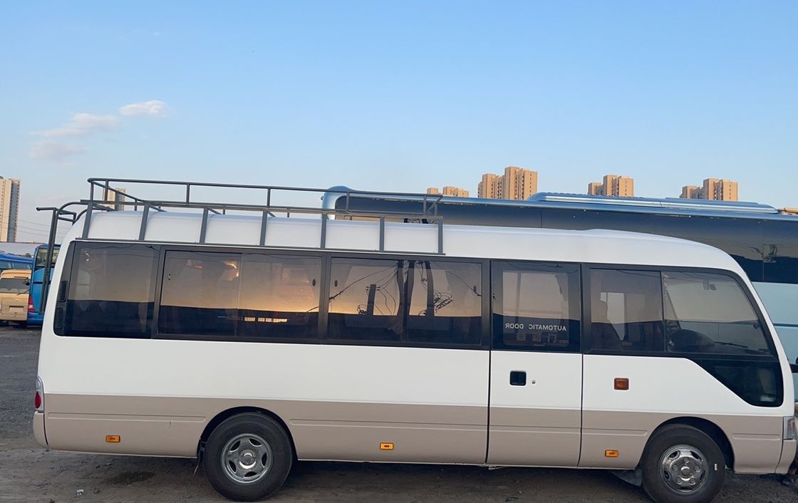Toyota Coaster Bus de luxe à la main gauche diesel type de carburant Puissance maximale 113/5200 kW