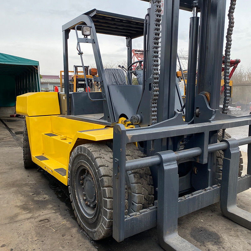 16 tonnes de chariot élévateur à fourchette d'occasion de Komatsu heures de travail 2001-4000 surplomb avant 479 mm